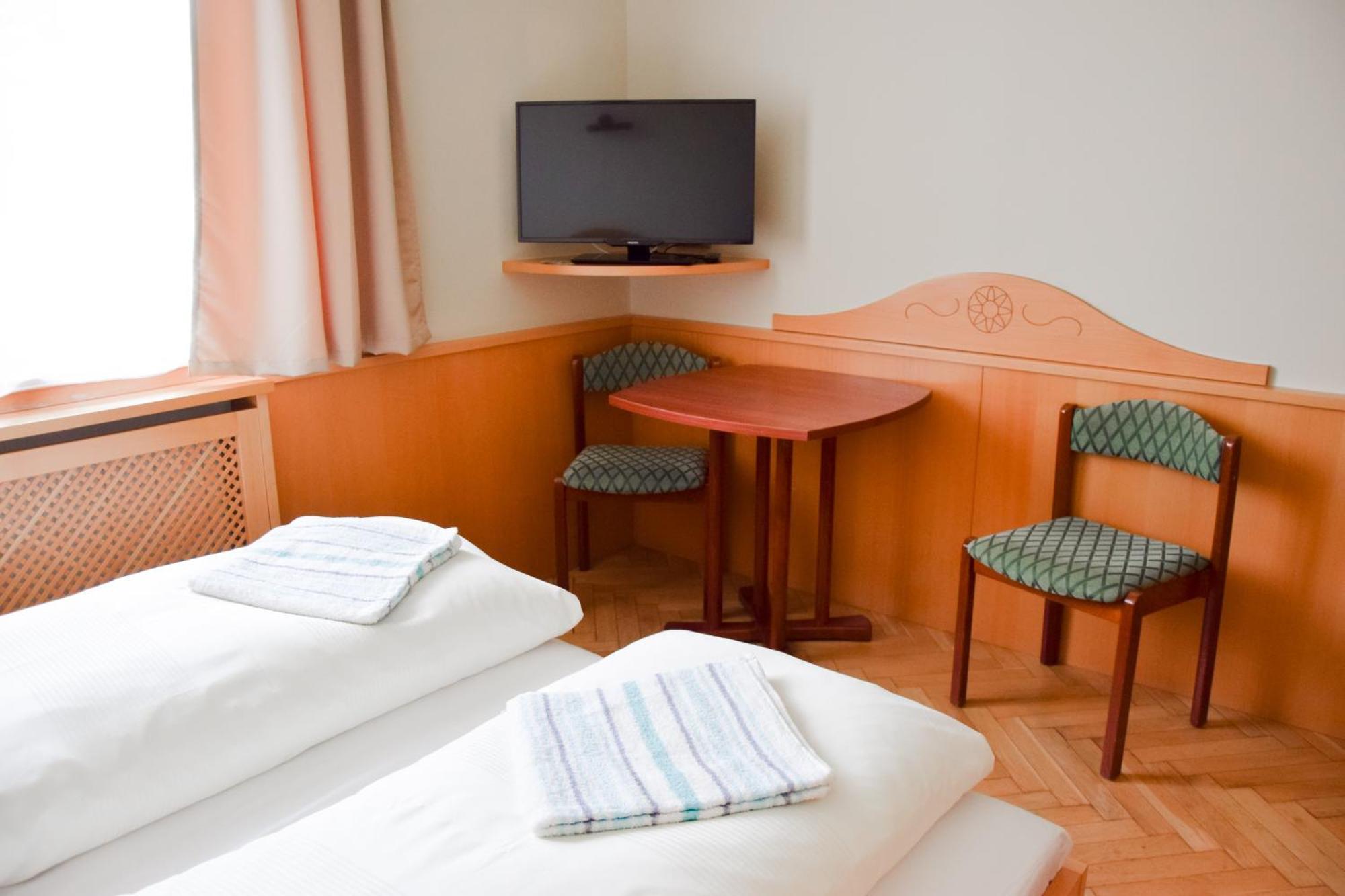 Hotel Csikar Csárda és Panzió Kőszeg Exterior foto